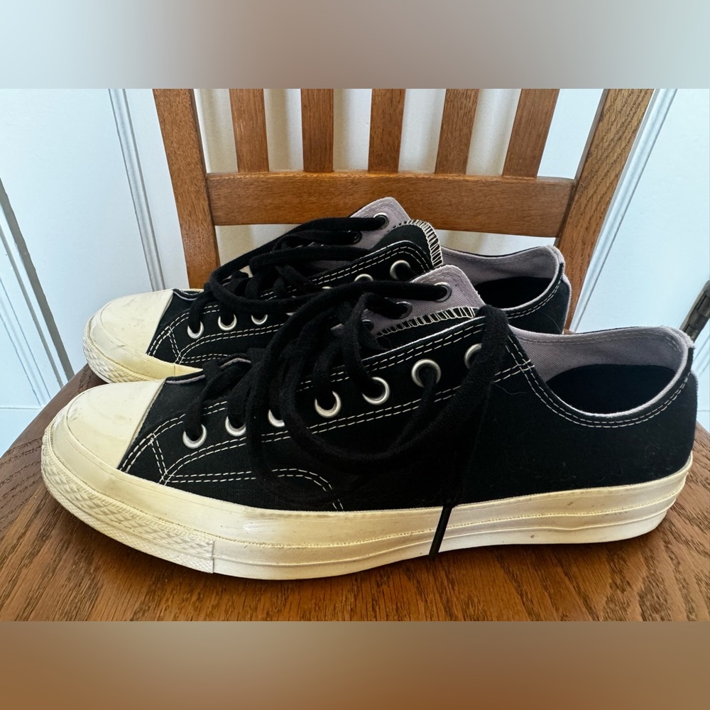 Converse men’s size 10.5 in mint condition